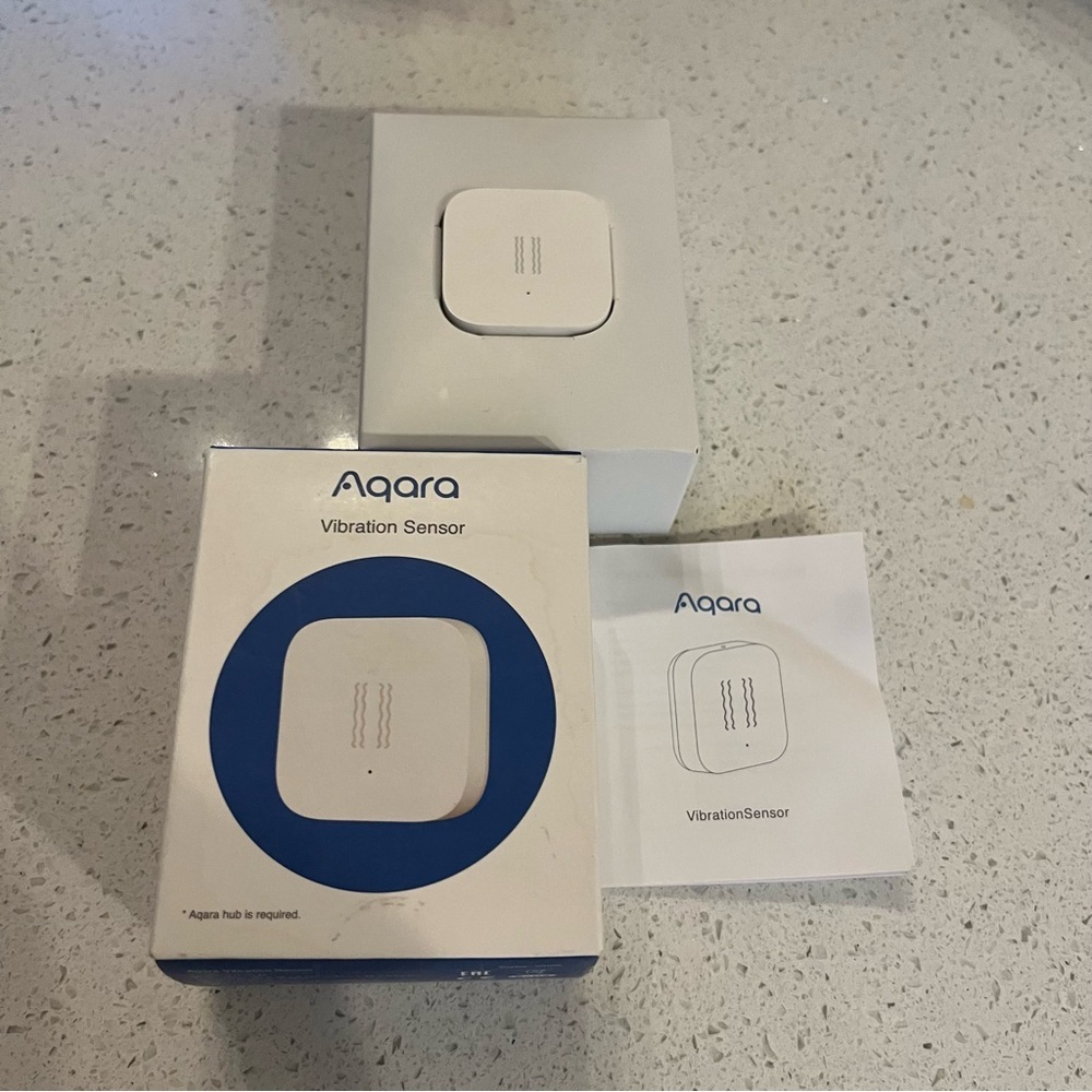 Aqara Vibration Sensor, Zigbee, HomeKit compatible when paired with Aqar…